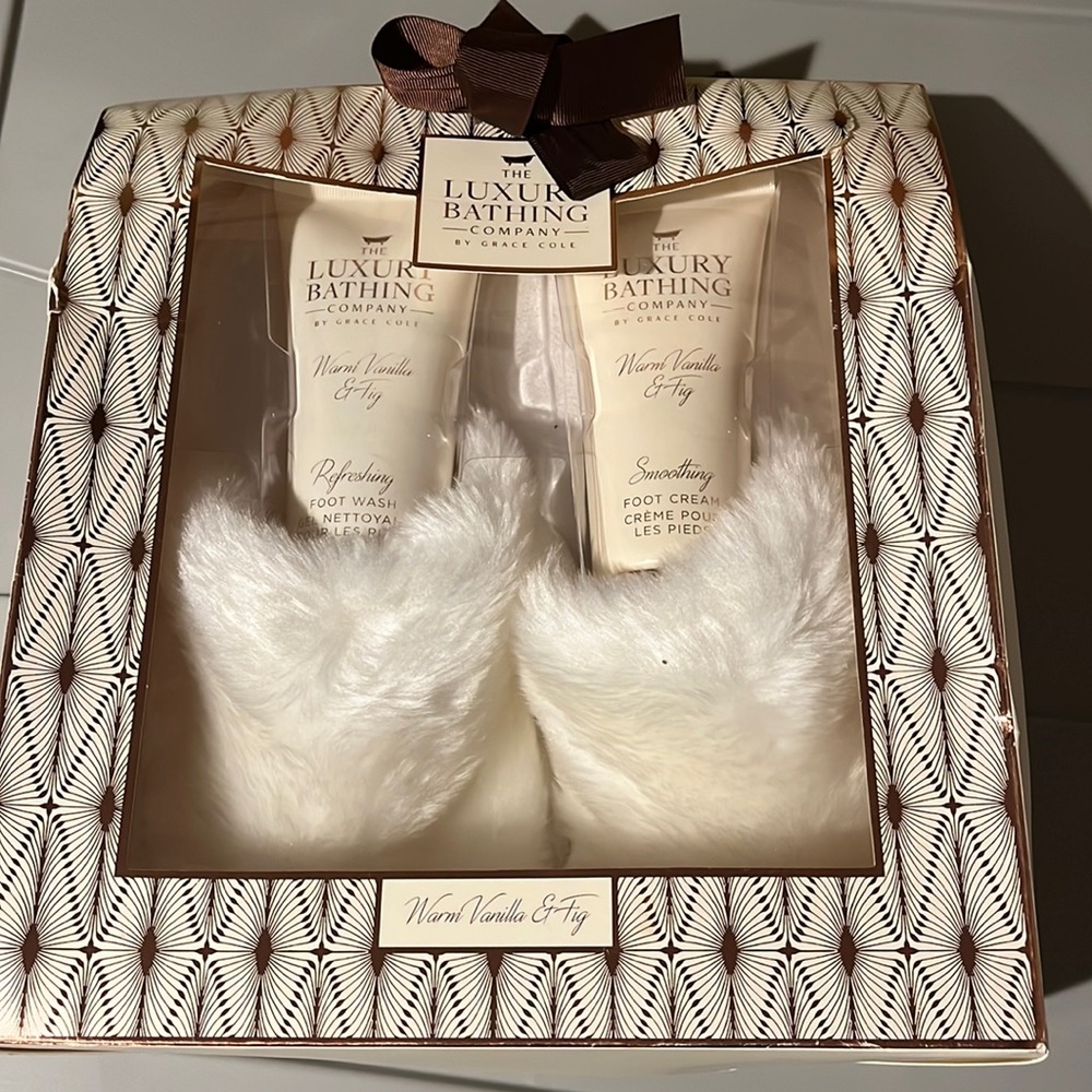 The Luxury Bathing Co. Warm Vanilla Fig Set-The perfect for that special person
